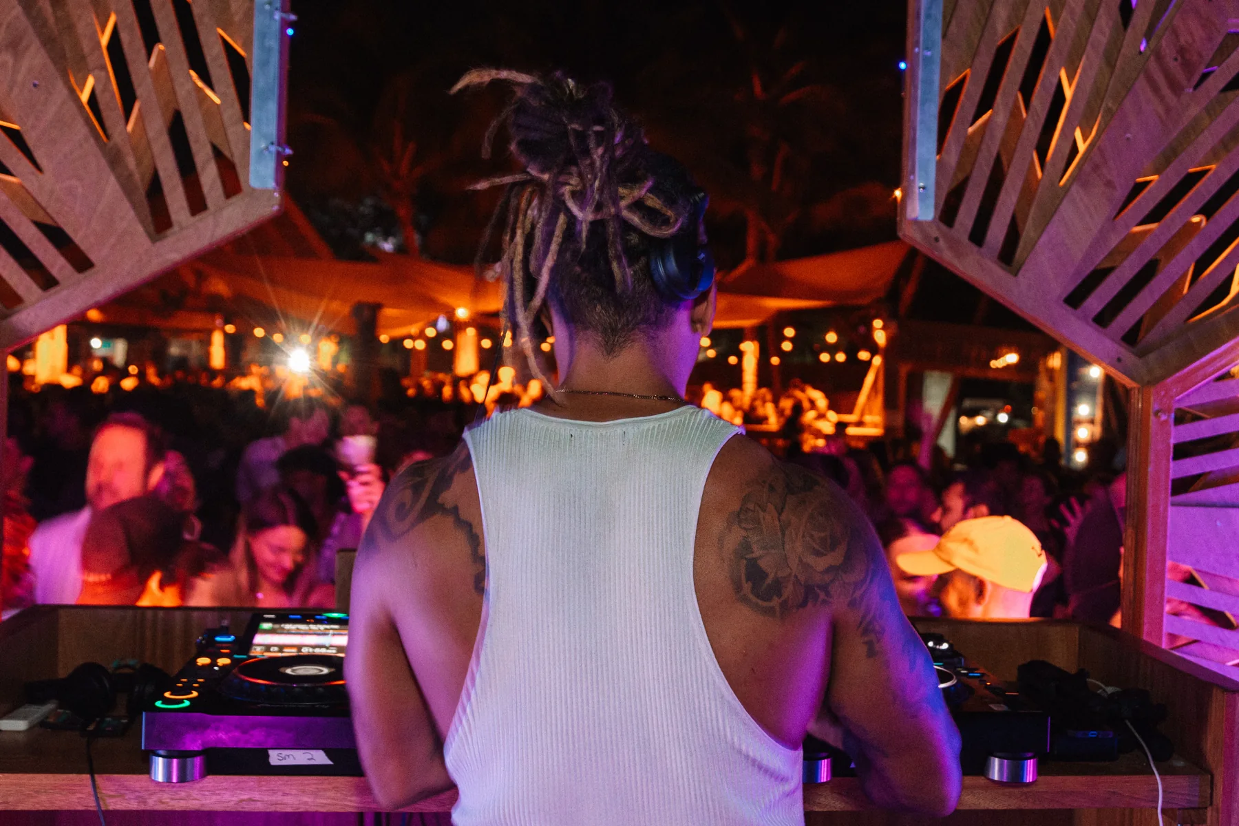 Tiago Black seen from behind at the decks